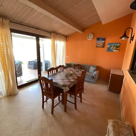 Ferienhaus Carnovale Wifi Piscina Divertimento Sul Mare Di Pizzo (Calabria)