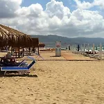 Carnovale Wifi Piscina Divertimento Sul Mare Di