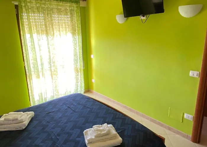 Carnovale Wifi Piscina Divertimento Sul Mare Di Pizzo (Calabria)